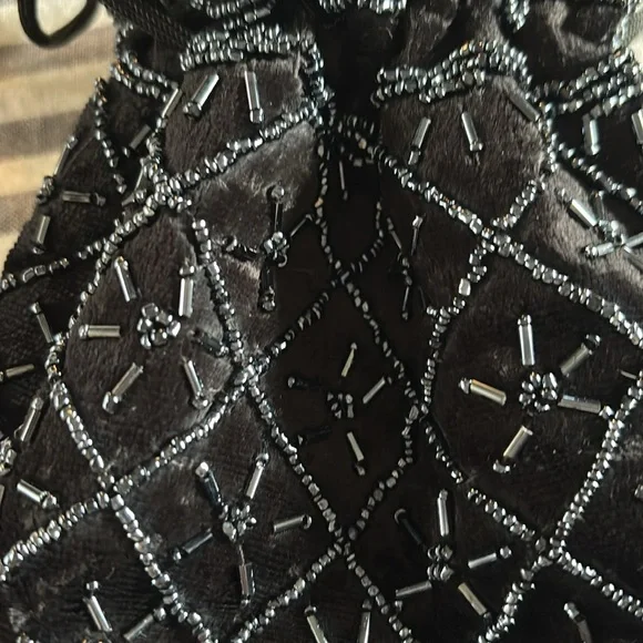 Sweet Vintage Beaded Drawstring Purse! - Picture 4 of 9